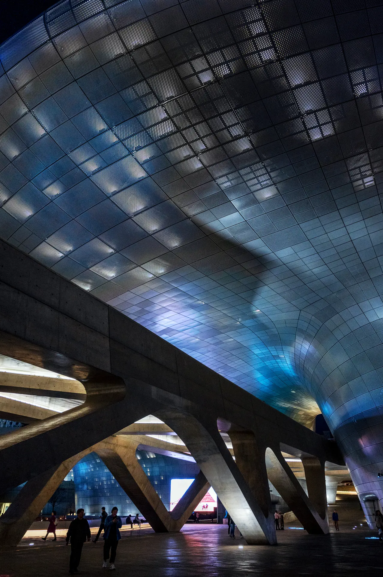 Dongdaemun Design Plaza (DDP), exterior